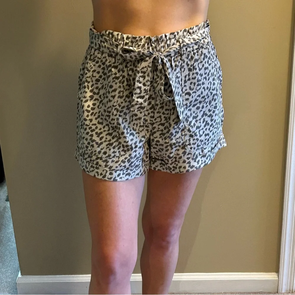 Aerie Gray Leopard Print Shorts - Picture 2 of 12